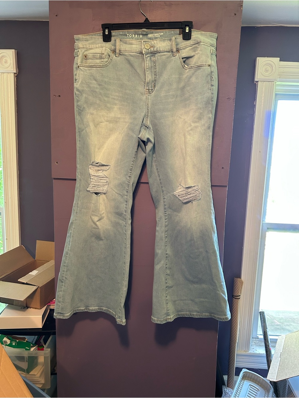 Torrid Perfect Super Flare Everyday Denim Jeans
Size 18 Short